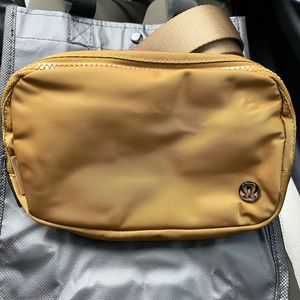 Lululemon Everywhere Belt Bag